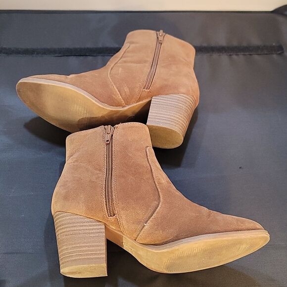 UNIVERSAL THREAD STACKED BLOCK HEEL ALMOND TOE BOOTIES - Picture 10 of 16